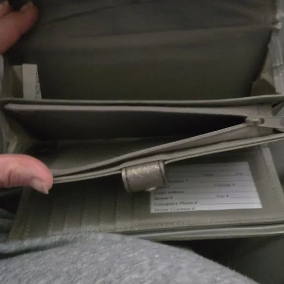 Wallet - Picture 3 of 4